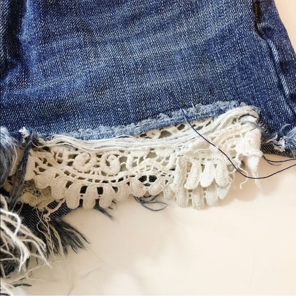 Free People Avery daisy chain lace shorts size 26 - Picture 4 of 6